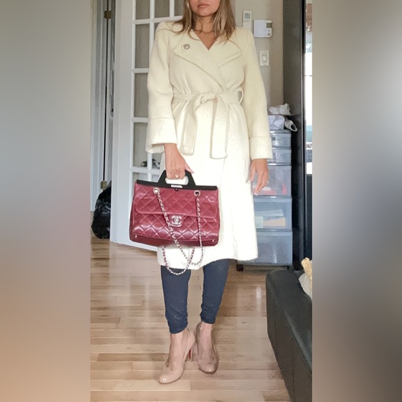 Ladies 100% Laine coat. - Picture 10 of 11